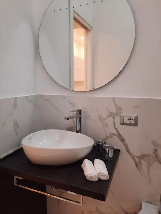 N&Ghomesweethome Raffaelloelegante Appartamento Ideale Casa Vacanze Affari Milan Extérieur photo