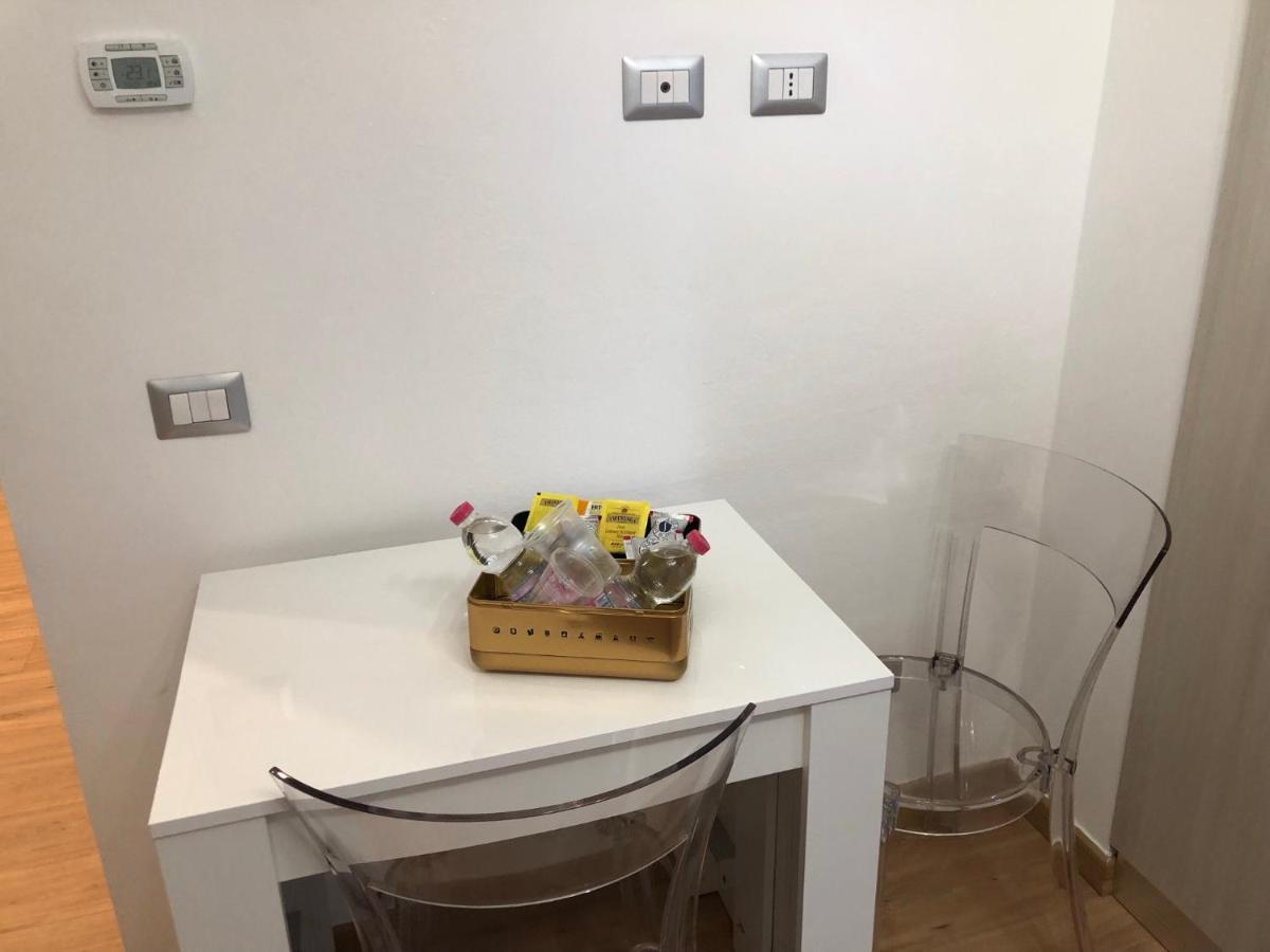 N&Ghomesweethome Raffaelloelegante Appartamento Ideale Casa Vacanze Affari Milan Extérieur photo